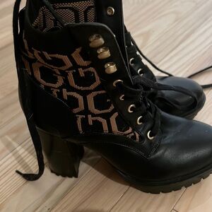Guess boots with heel